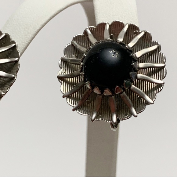 Sarah Coventry vintage southwest concho style clip on earrings - Picture 6 of 10